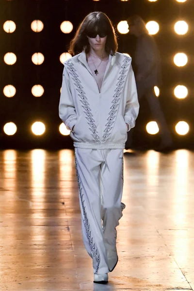 Look 25